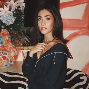 Meet your Posher, Mina